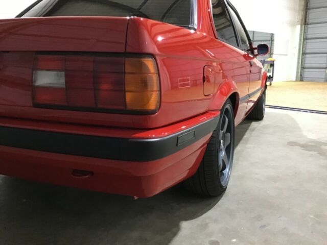 1989 Red BMW 3-Series