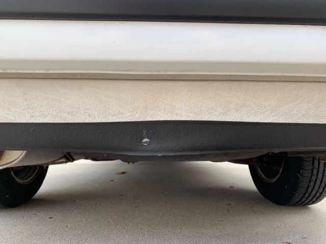 1989 White BMW 3-Series Sedan