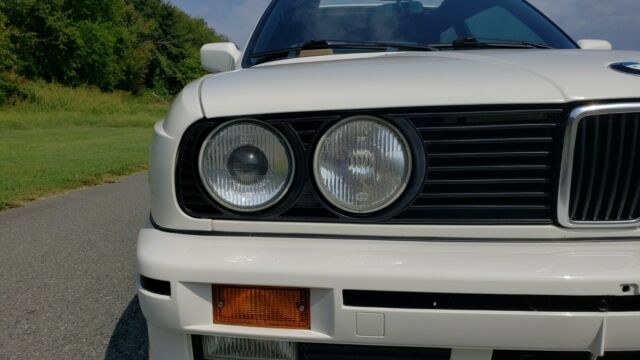 1989 White BMW M3 Coupe