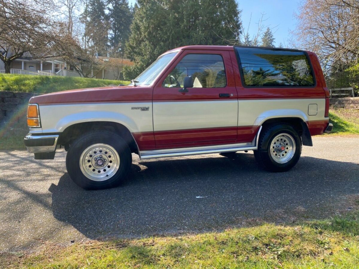 1989 Red Ford Bronco II SUV