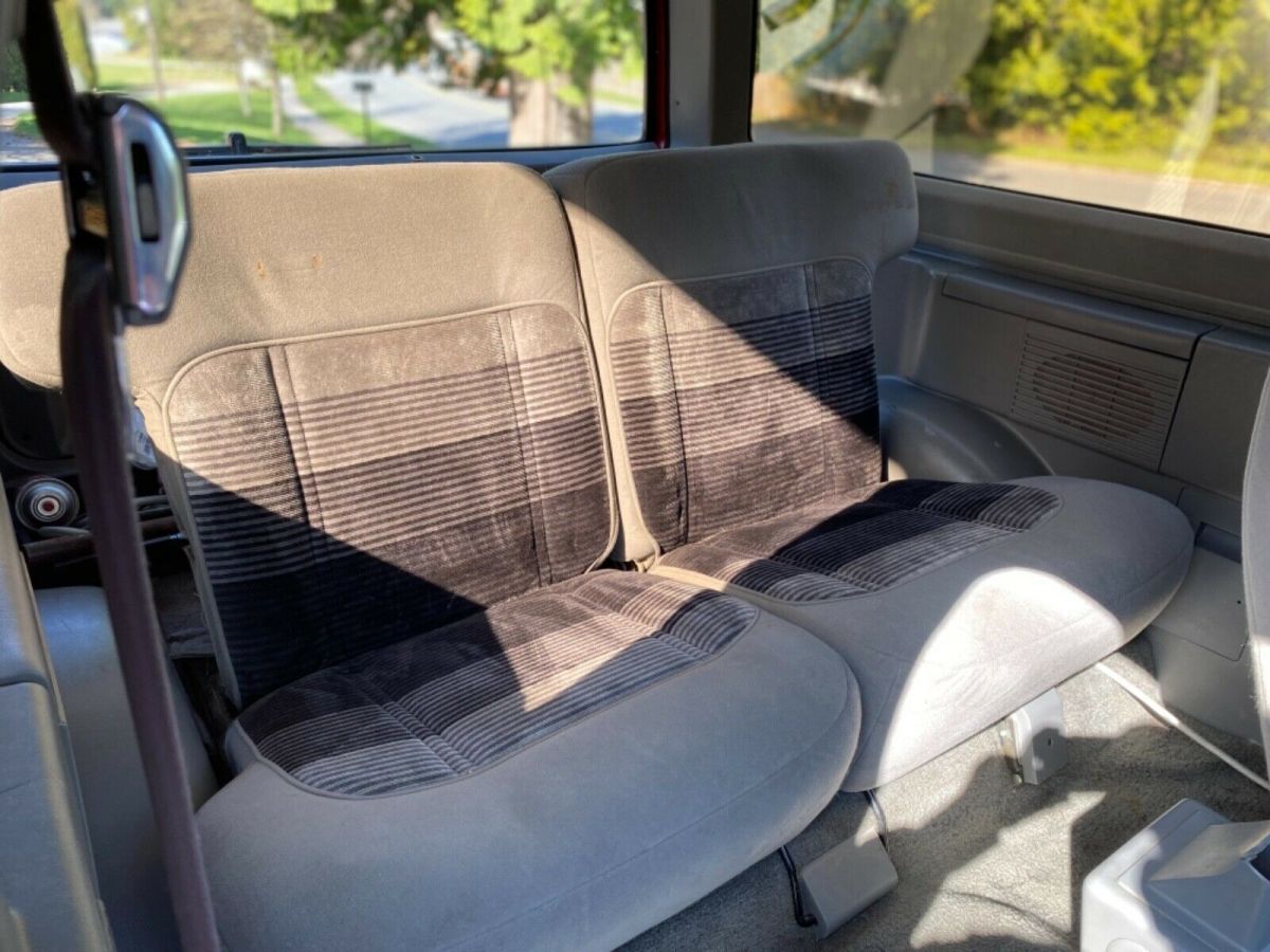 1989 Red Ford Bronco II SUV