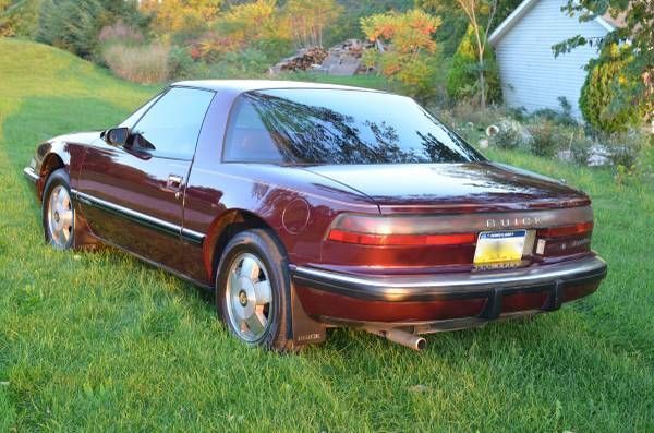 1989 Burgundy Buick Reatta Coupe