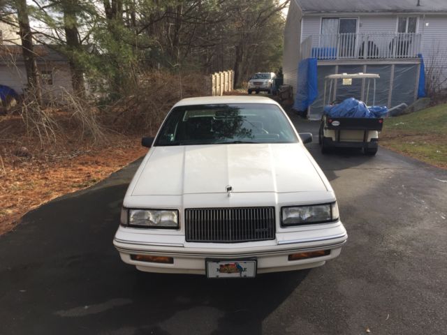 1989 White Buick Skylark Coupe