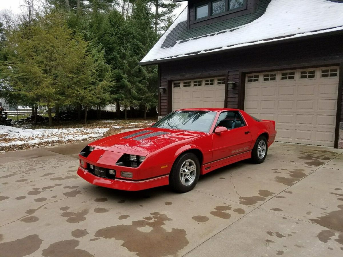 1989 Red Chevrolet Camaro Coupe