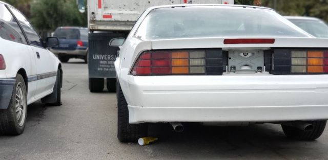 1989 White Chevrolet Camaro Coupe