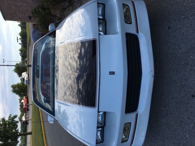 1989 White Chevrolet Camaro Convertible