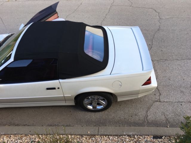 1989 White Chevrolet Camaro Convertible