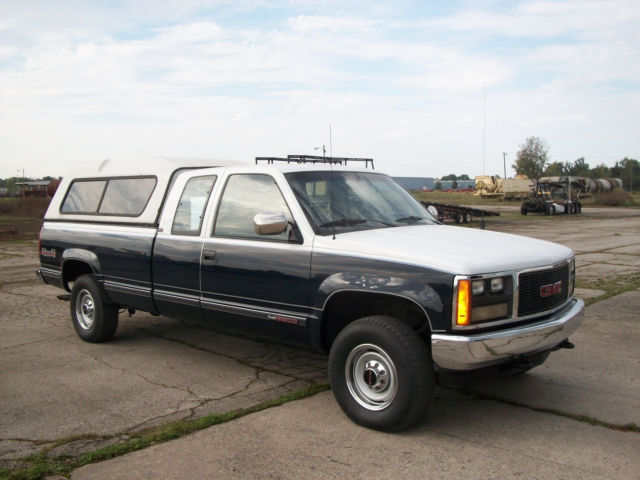 1989 Blue/White Chevrolet Other Pickups Extended Cab Pickup