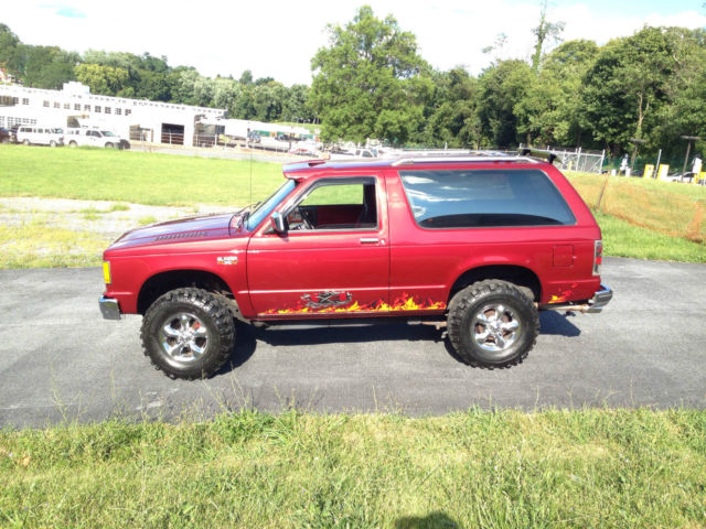 1989 Red Chevrolet Blazer 2 door wagon