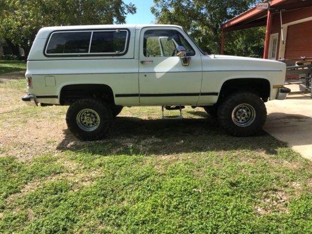 1989 White Chevrolet Blazer