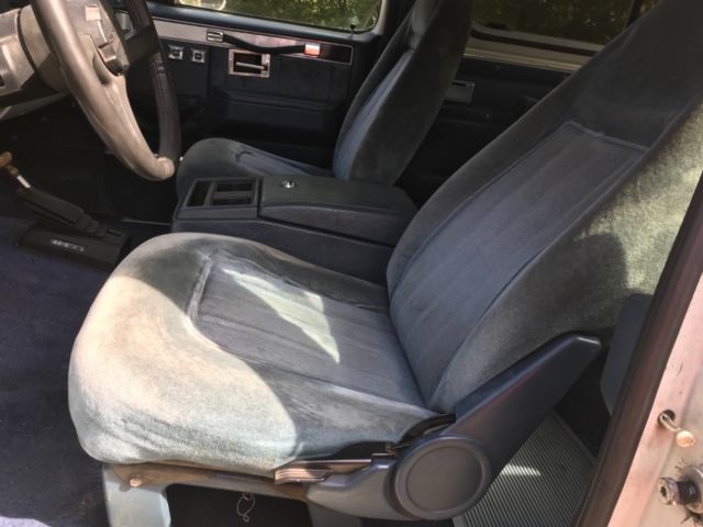 1989 White Chevrolet Blazer