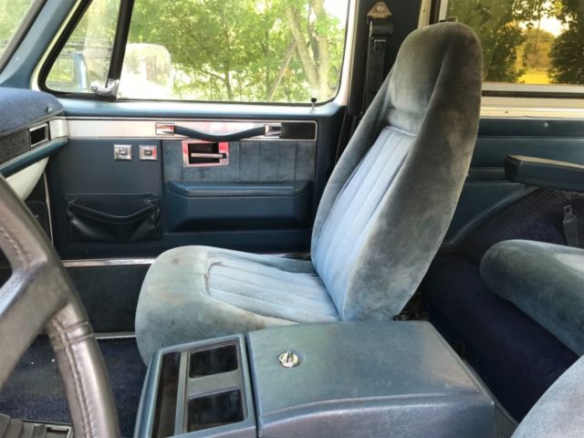1989 White Chevrolet Blazer