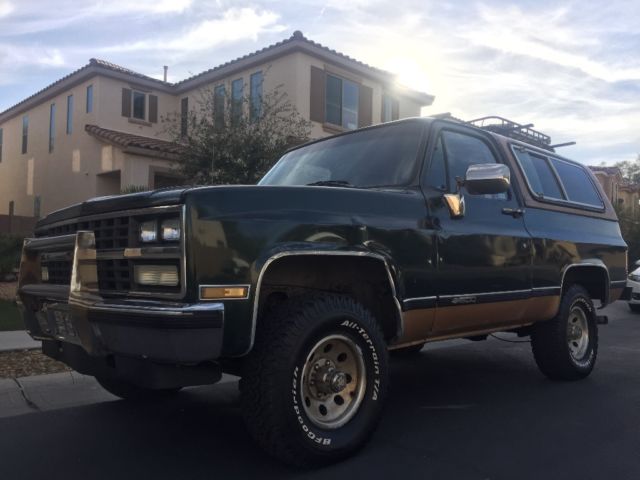 1989 Tutone forest green and gold Chevrolet Blazer