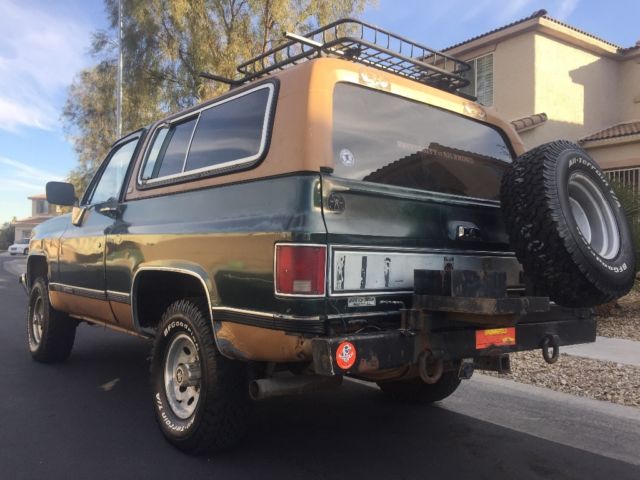 1989 Tutone forest green and gold Chevrolet Blazer