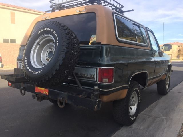 1989 Tutone forest green and gold Chevrolet Blazer