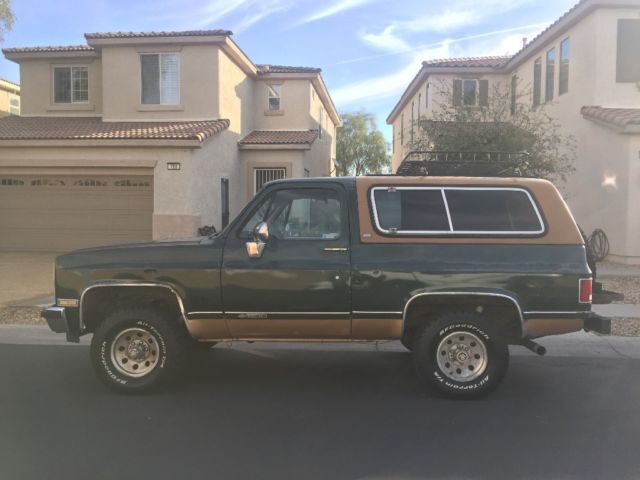1989 Tutone forest green and gold Chevrolet Blazer