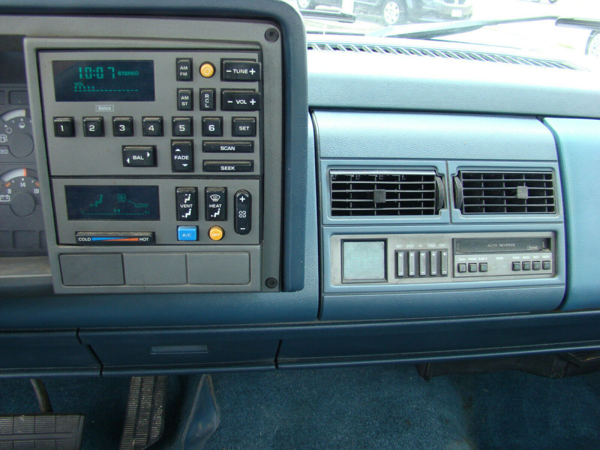 1989 Chevrolet C/K Pickup 1500 Standard Cab Pickup