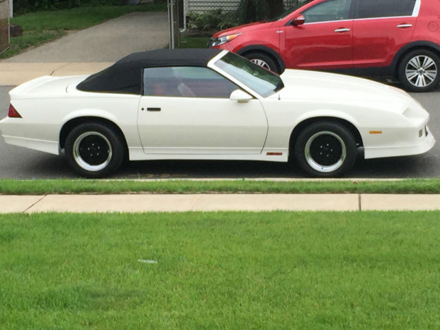 1989 White Chevrolet Camaro Convertible