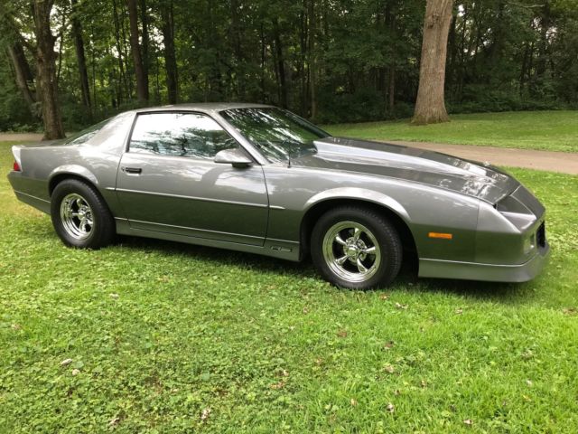1989 Gray Metallic Chevrolet Camaro Coupe