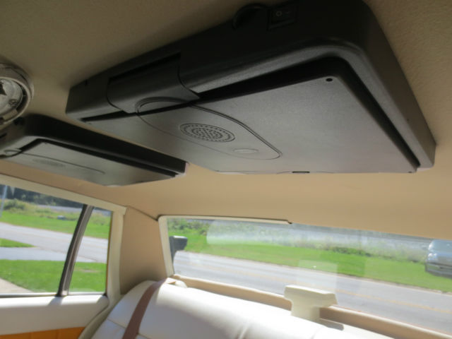 1989 Orange Chevrolet Capriceold Sedan