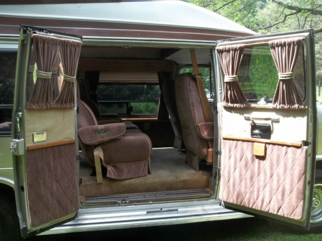 1989 Gold Chevrolet G20 Van Conversion van