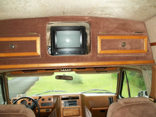 1989 Gold Chevrolet G20 Van Conversion van