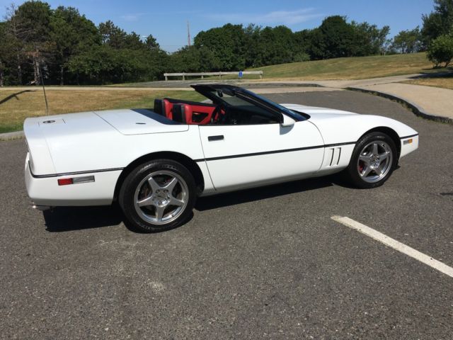 1989 White Chevrolet Corvette Convertible