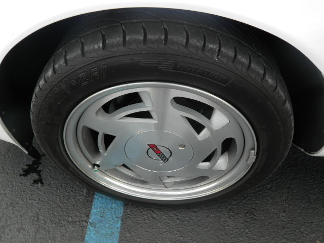 1989 White Chevrolet Corvette Coupe