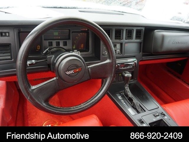 1989 White Chevrolet Corvette 2dr Convertible