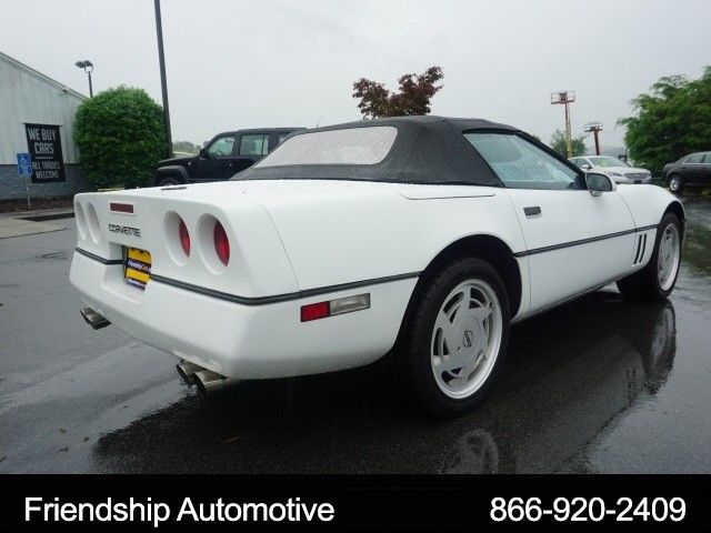 1989 White Chevrolet Corvette 2dr Convertible