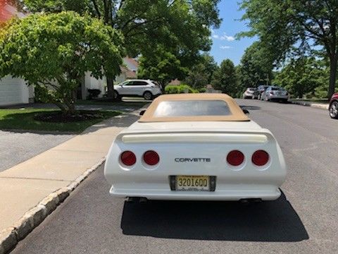 1989 White Chevrolet Corvette Convertible