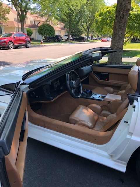 1989 White Chevrolet Corvette Convertible