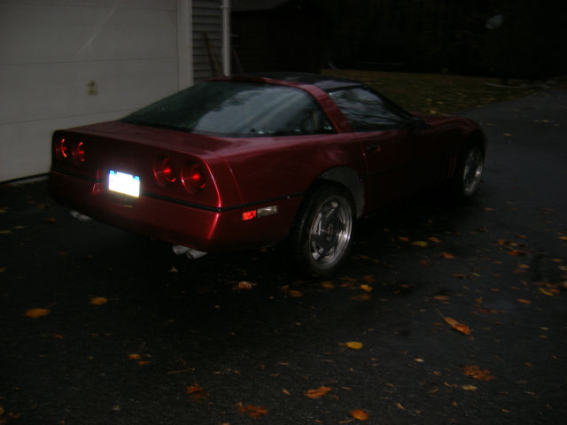 1989 White Chevrolet Corvette Coupe