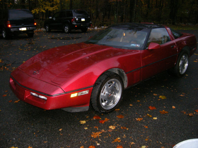 1989 White Chevrolet Corvette Coupe