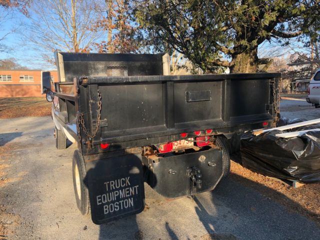 1989 White Chevrolet CV3100 Dump Truck