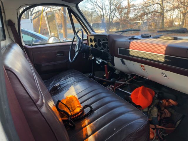 1989 White Chevrolet CV3100 Dump Truck