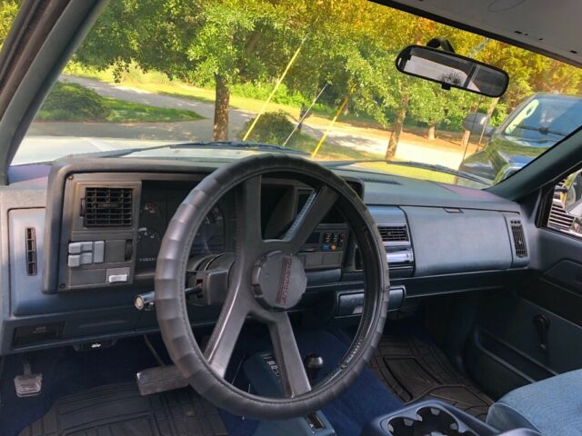 1989 White Chevrolet C/K Pickup 1500 Step side