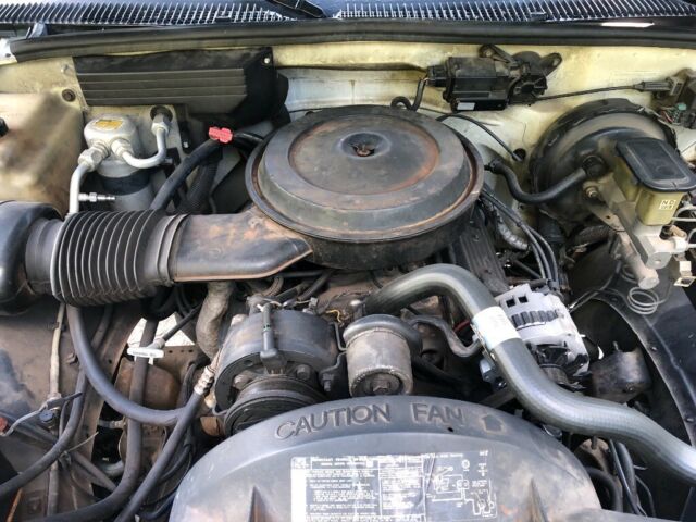 1989 White Chevrolet C/K Pickup 1500 Step side