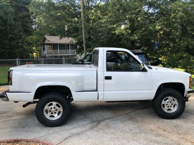 1989 White Chevrolet C/K Pickup 1500 Step side