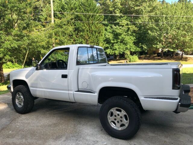 1989 White Chevrolet C/K Pickup 1500 Step side