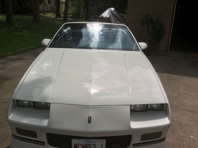 1989 White Chevrolet Camaro Convertible