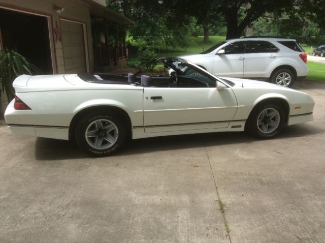 1989 White Chevrolet Camaro Convertible