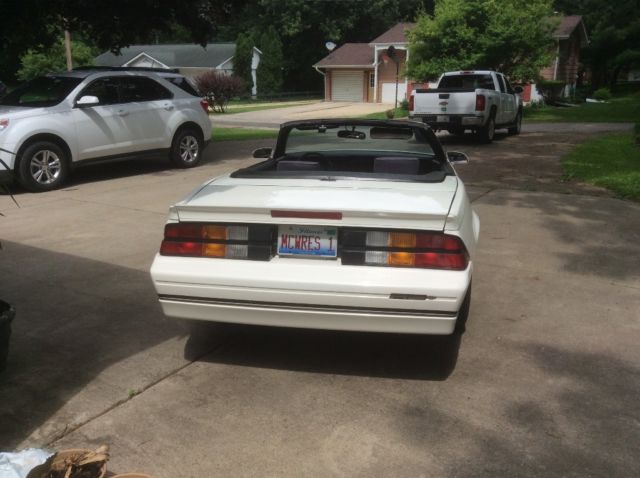 1989 White Chevrolet Camaro Convertible