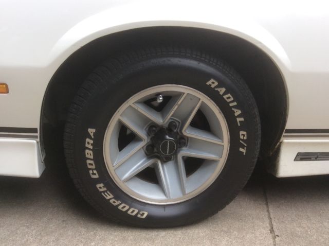 1989 White Chevrolet Camaro Convertible