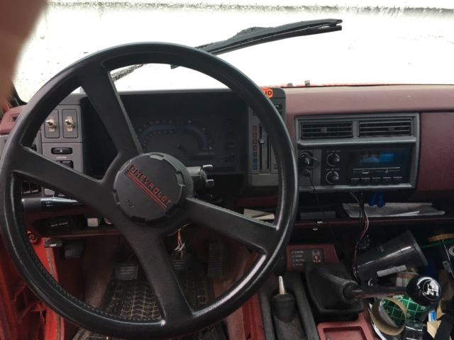 1989 Red Chevrolet S-10 Extended Cab Pickup