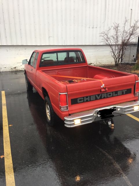 1989 Red Chevrolet S-10 Extended Cab Pickup