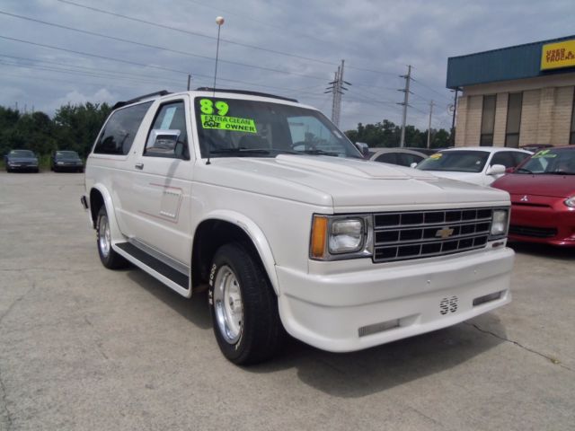 1989 White Chevrolet Blazer SUV