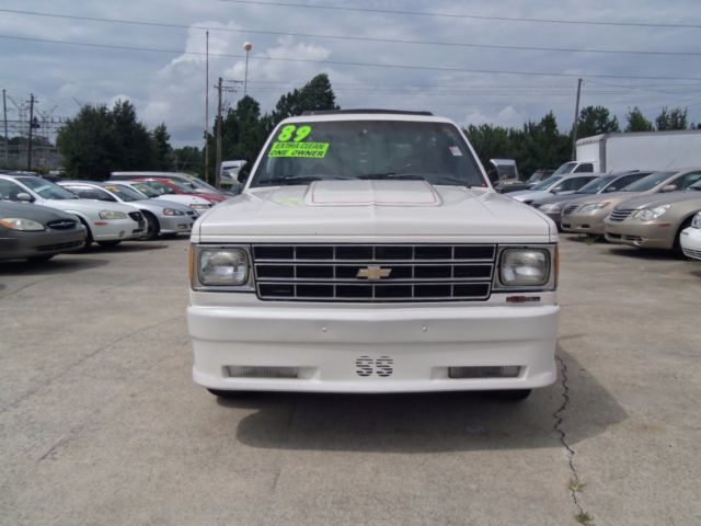 1989 White Chevrolet Blazer SUV