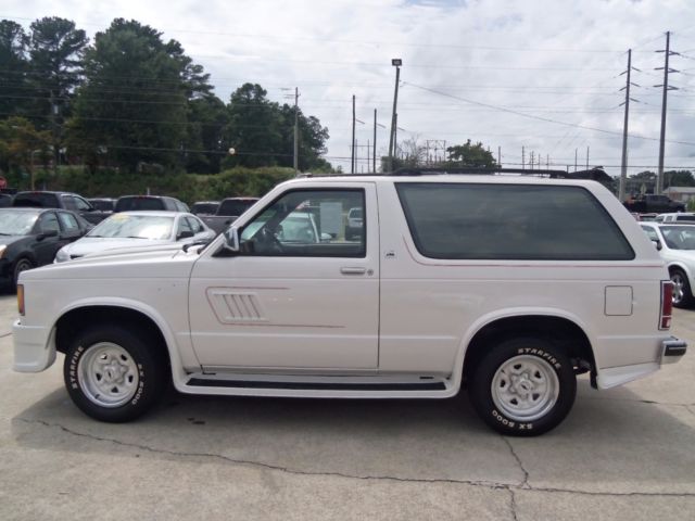 1989 White Chevrolet Blazer SUV