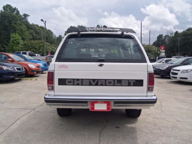 1989 White Chevrolet Blazer SUV